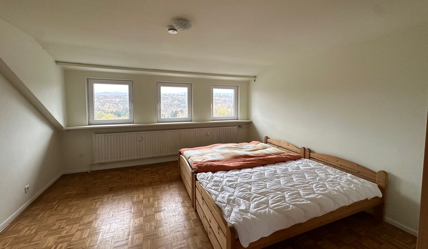 Schlafzimmer DG