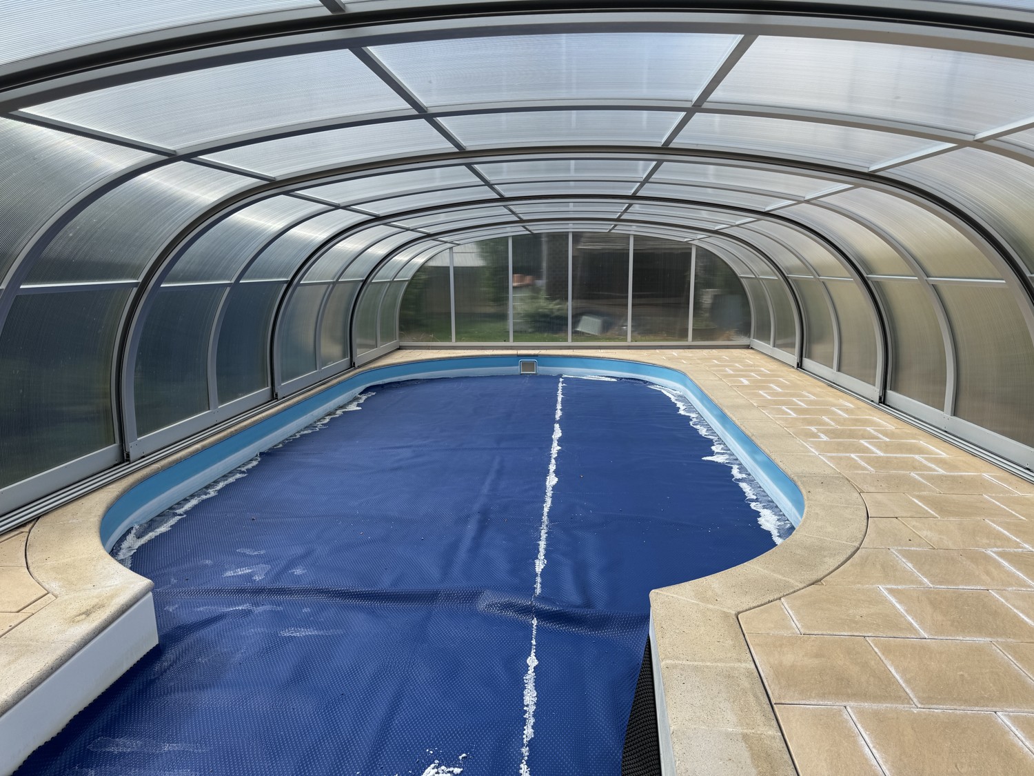 Charakteristisch und Individuell - Großzügige Villa in exponierter Lage mit Garten und Pool