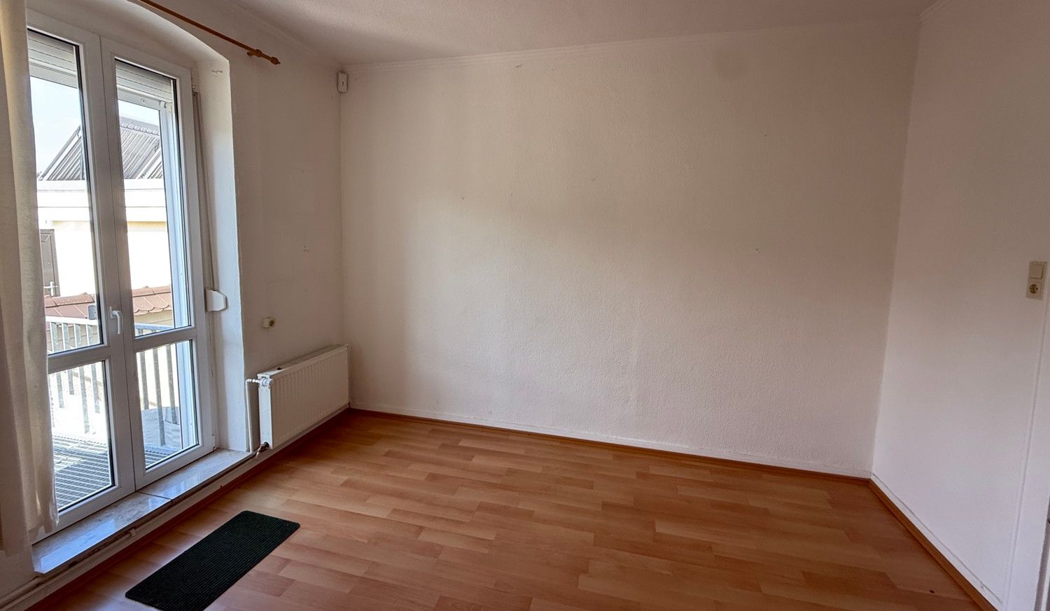 Charakteristisch und Individuell - Großzügige Villa in exponierter Lage mit Garten und Pool