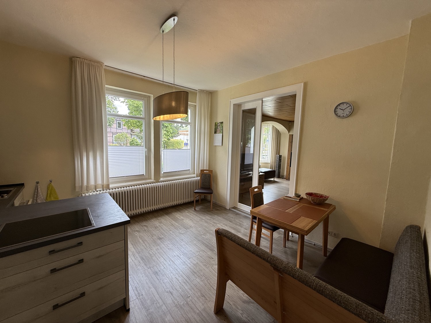 Charakteristisch und Individuell - Großzügige Villa in exponierter Lage mit Garten und Pool