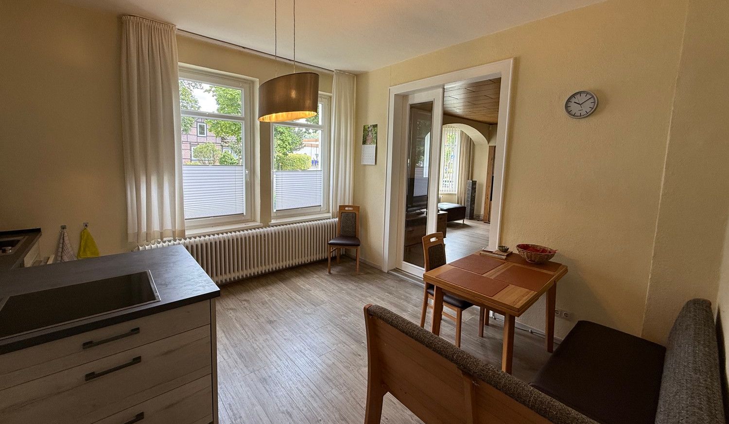 Charakteristisch und Individuell - Großzügige Villa in exponierter Lage mit Garten und Pool