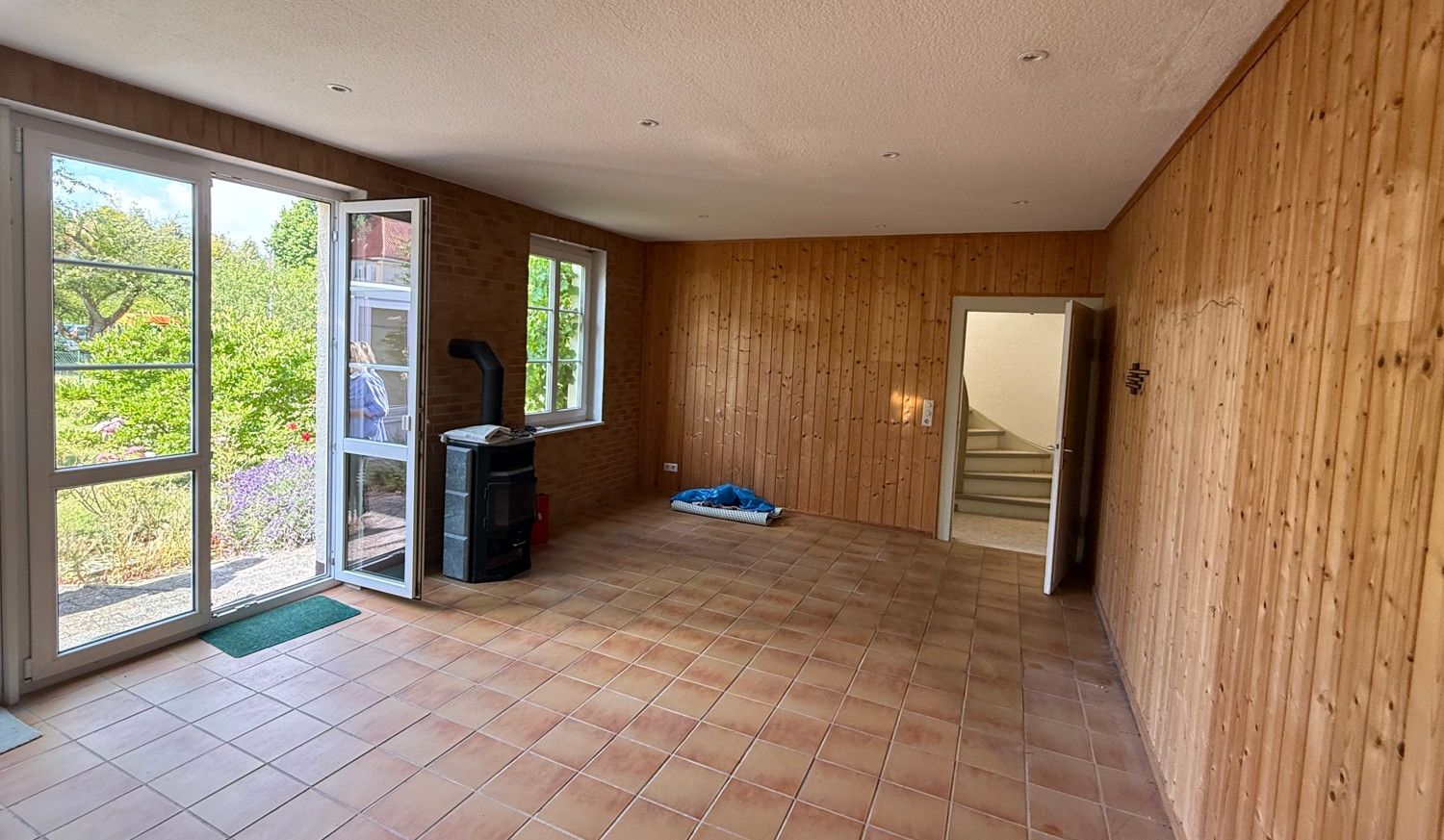 Charakteristisch und Individuell - Großzügige Villa in exponierter Lage mit Garten und Pool