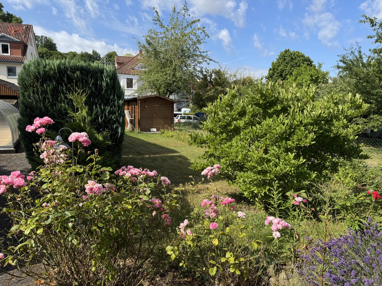 Charakteristisch und Individuell - Großzügige Villa in exponierter Lage mit Garten und Pool