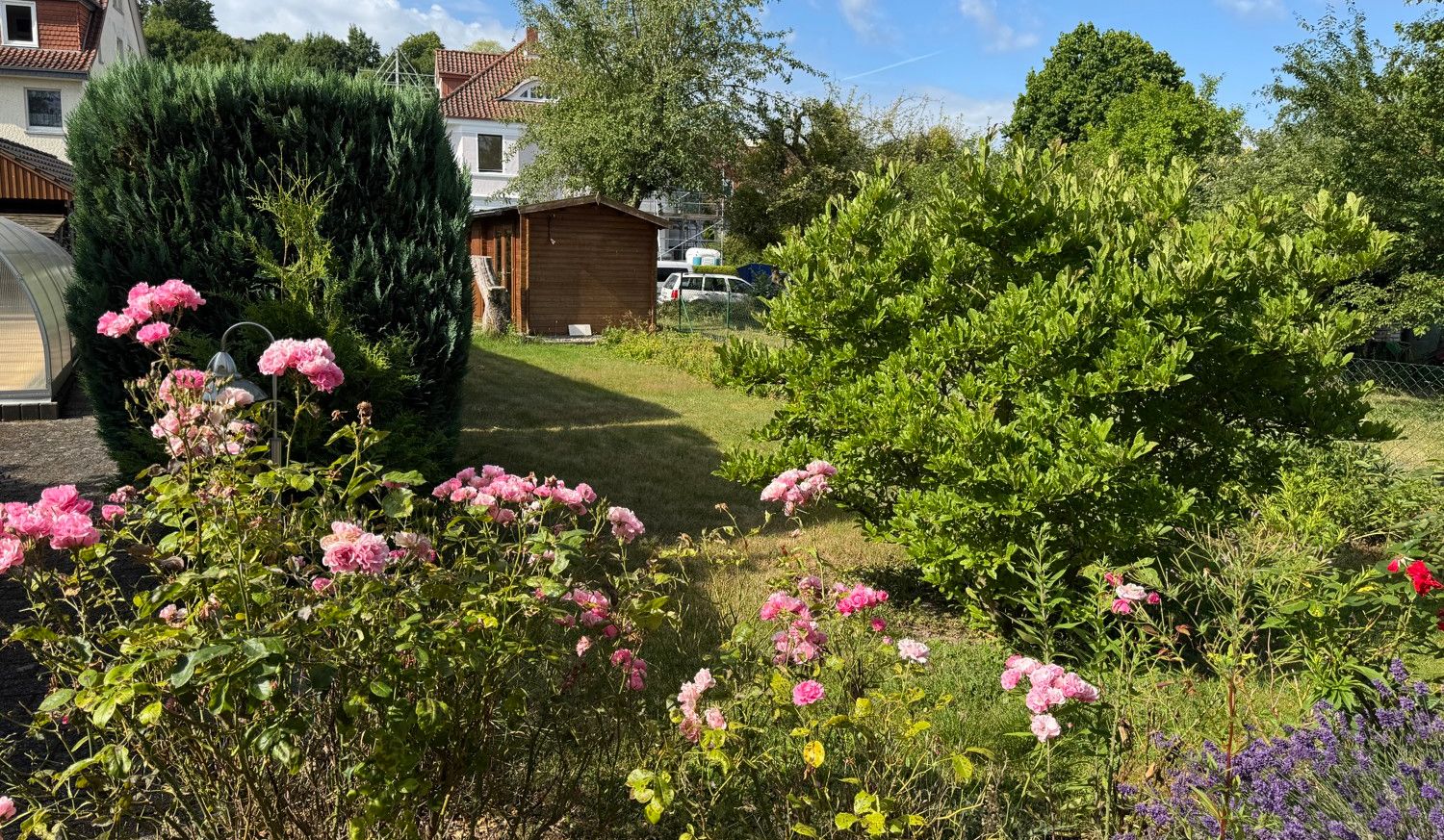 Charakteristisch und Individuell - Großzügige Villa in exponierter Lage mit Garten und Pool