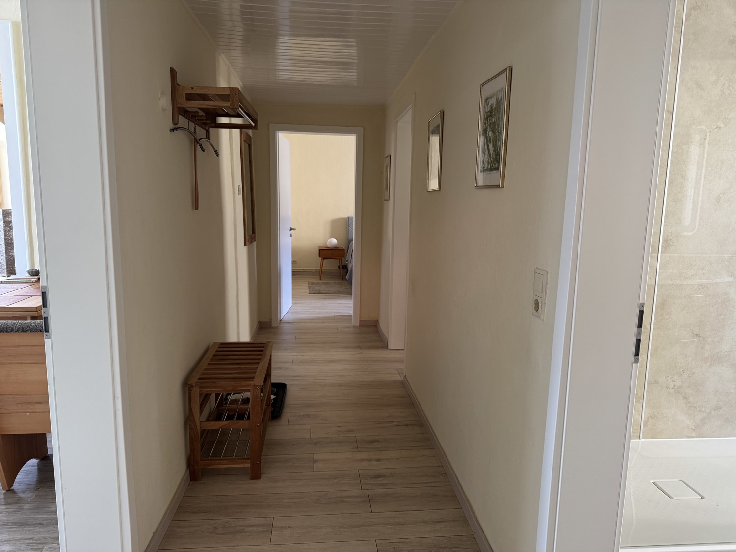 Charakteristisch und Individuell - Großzügige Villa in exponierter Lage mit Garten und Pool