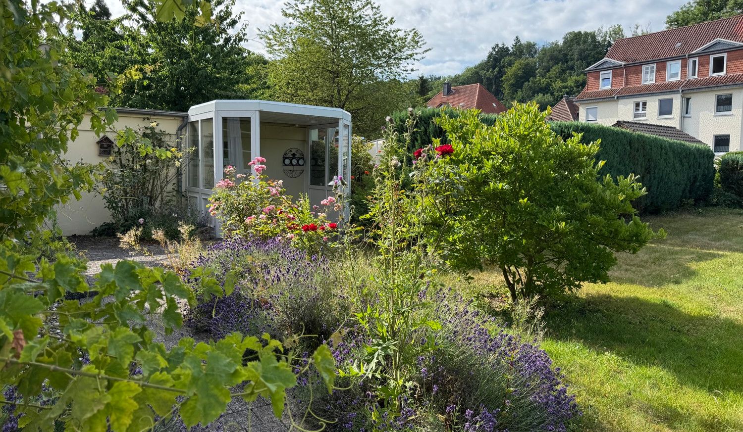 Charakteristisch und Individuell - Großzügige Villa in exponierter Lage mit Garten und Pool