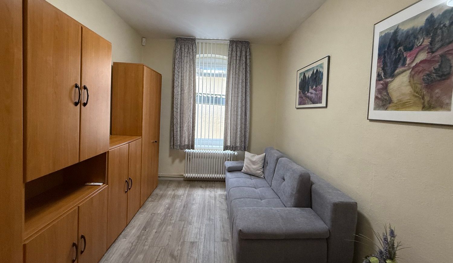 Charakteristisch und Individuell - Großzügige Villa in exponierter Lage mit Garten und Pool