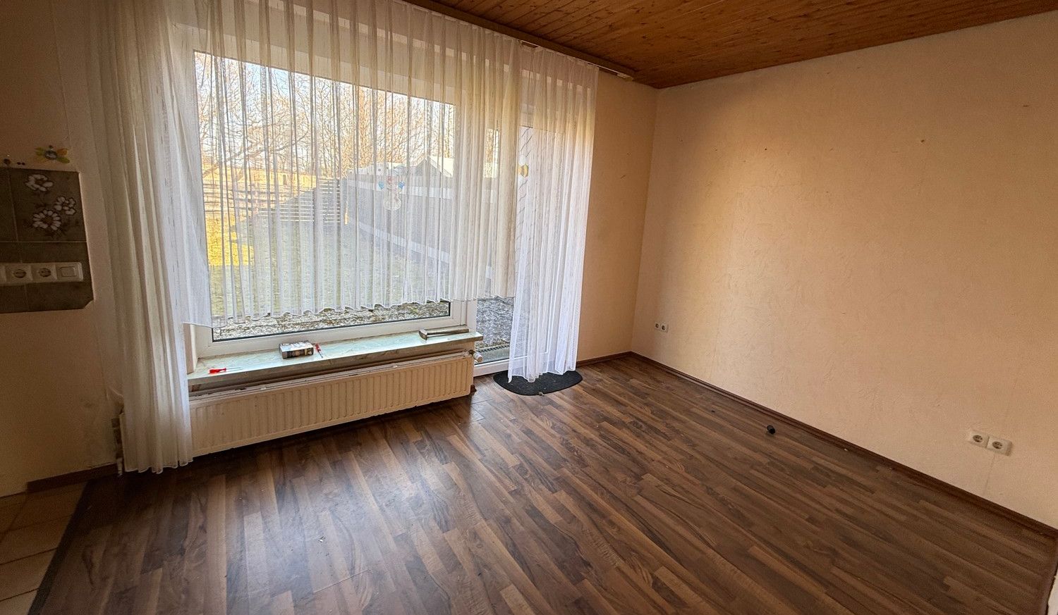 Esszimmer EG mit Ausgang zur Terrasse und Garten