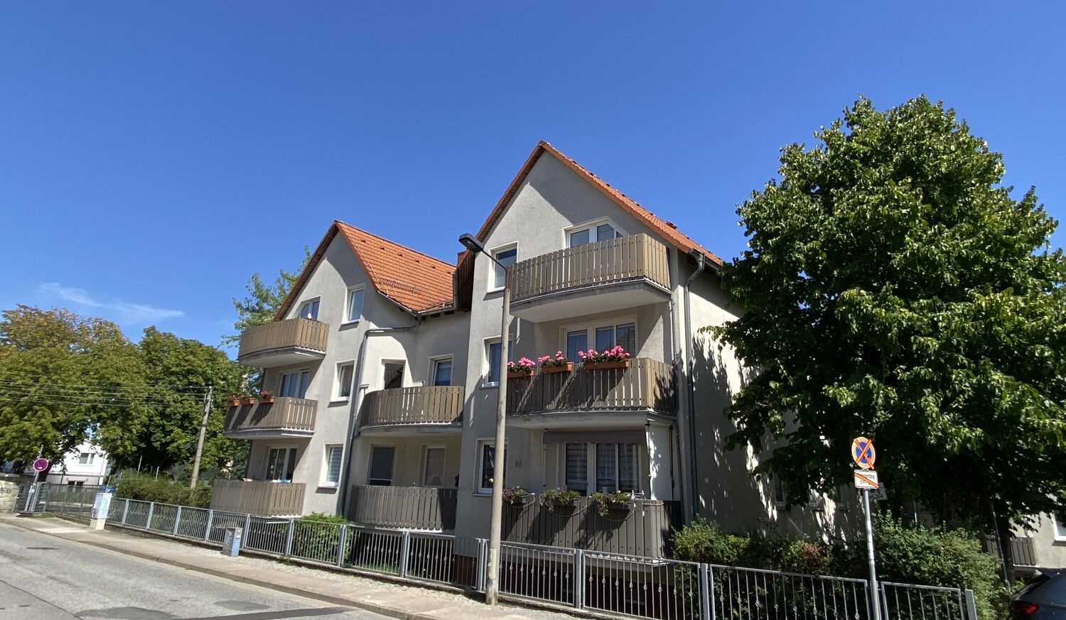Straßenansicht