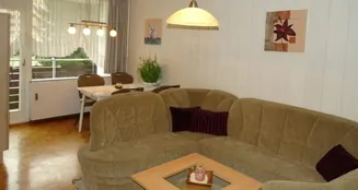 von_poll_real_estate_property_25323904_image_1