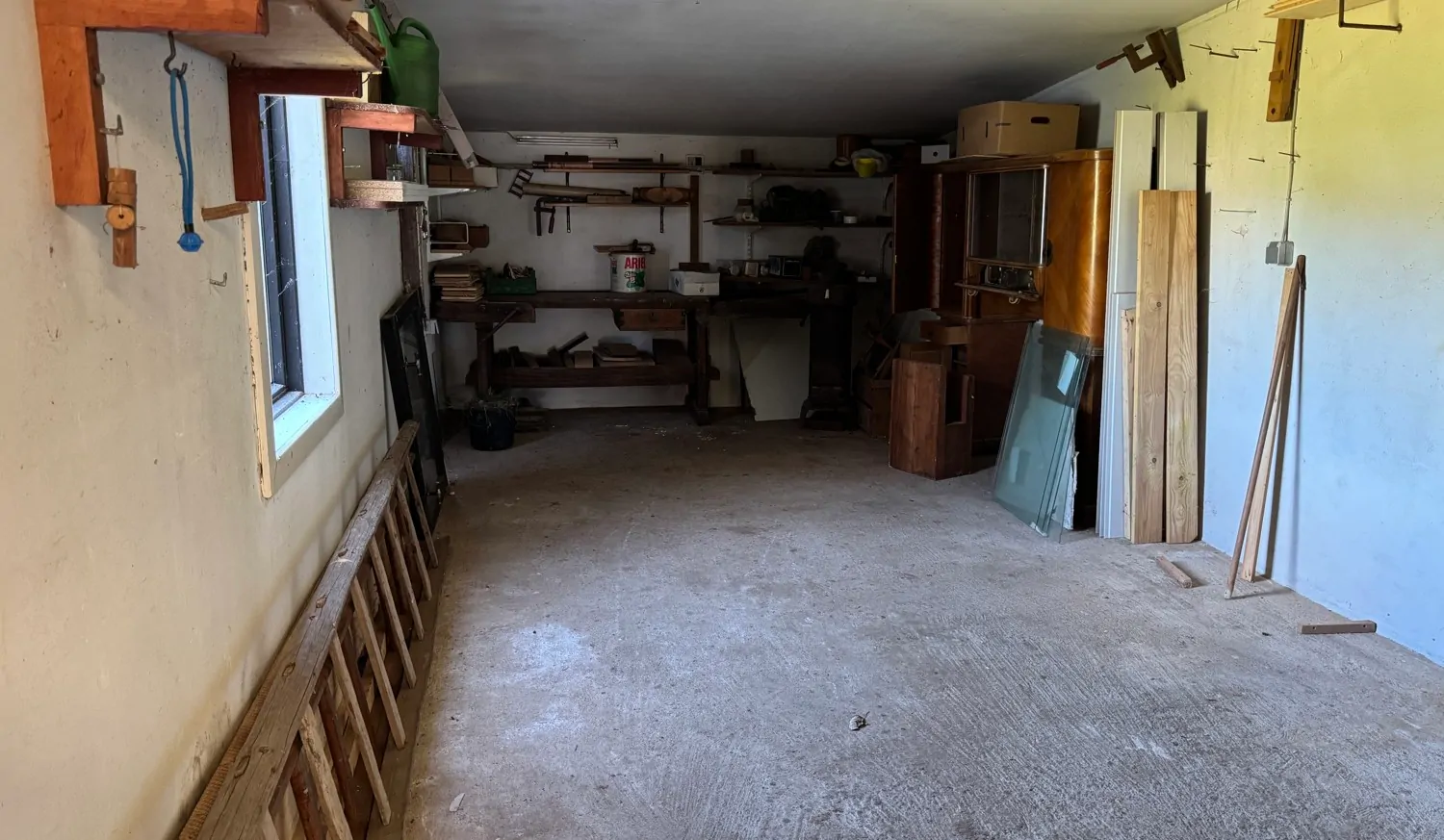 Großzügig und Lichtdurchflutet - Einfamilienhaus mit Nebengebäuden und Sanierungsbedarf in ruhiger Lage