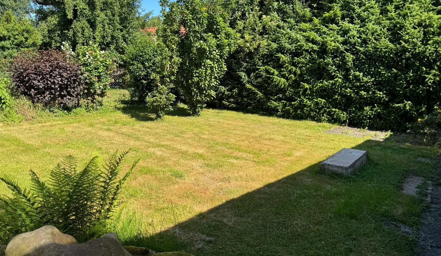 Großzügig und Lichtdurchflutet - Einfamilienhaus mit Nebengebäuden und Sanierungsbedarf in ruhiger Lage