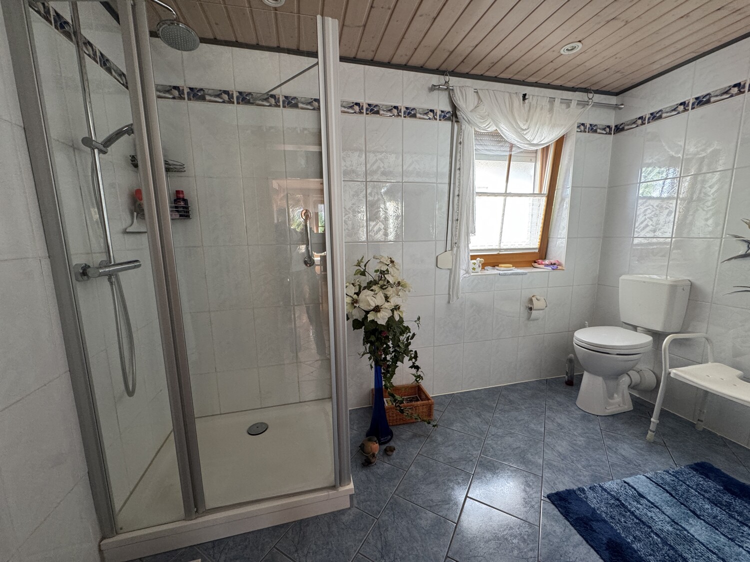 Badezimmer EG