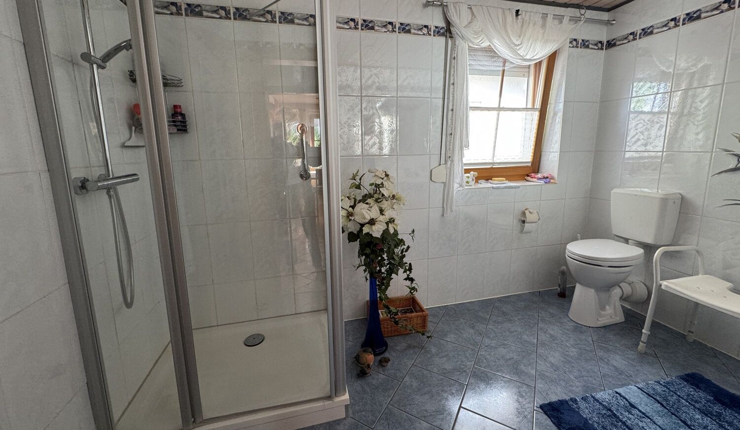 Badezimmer EG