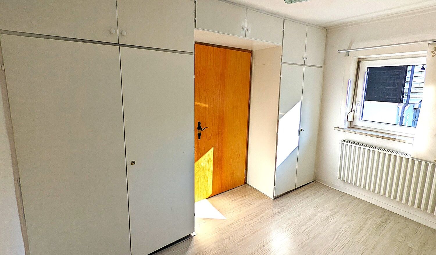 Schlafzimmer 1