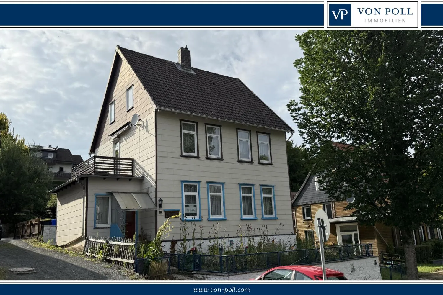 Quietly located house with 2-3 residential units (approx. 210 m² living space) in a central residential area in Altenau.