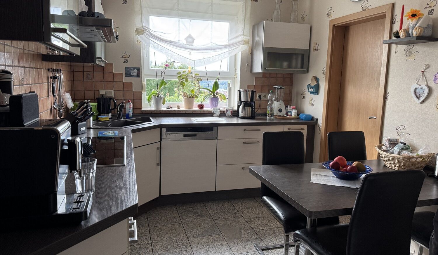 Wohnen Am Paradies - Geschmackvolles Einfamilienhaus (ca. 144 m² Wohnfläche) mit sonnigem Grundstück