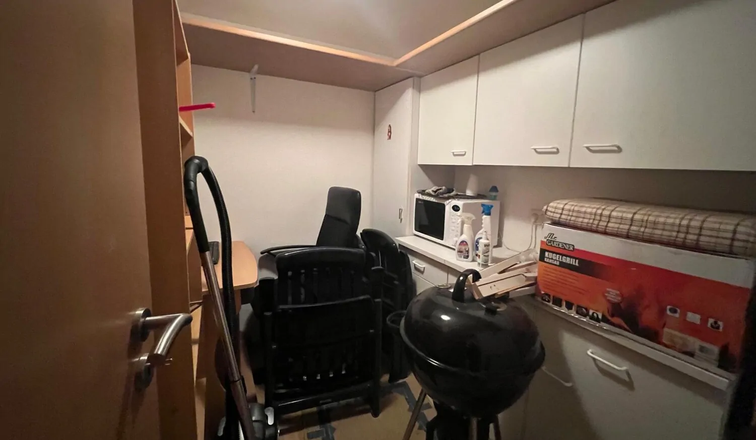 feb03a9e-a6e0-41a4-bc93-a7d6ce8f98ad