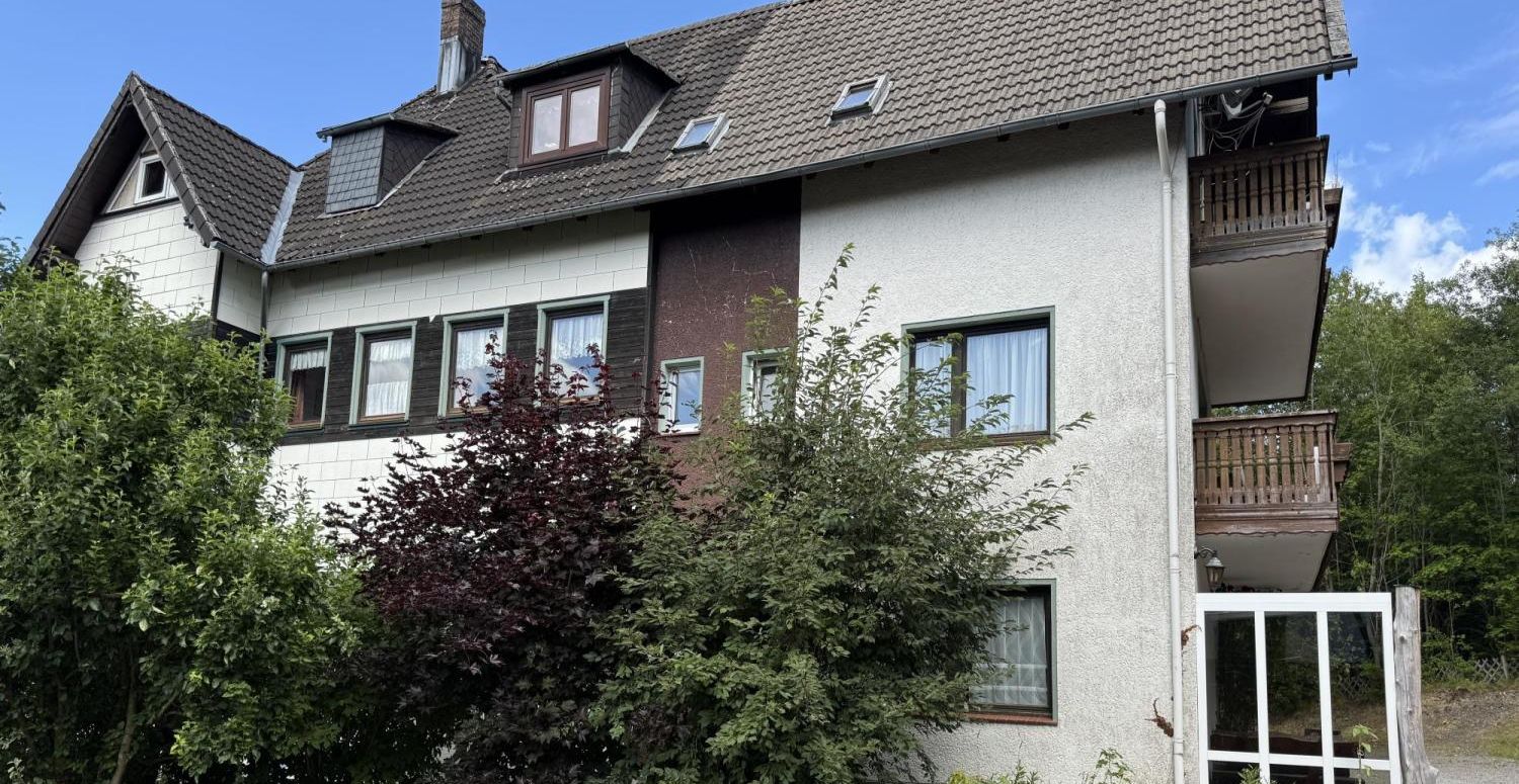 Interessantes Appartementhaus mit Garagen und Stellplätzen in Bestlage von Altenau