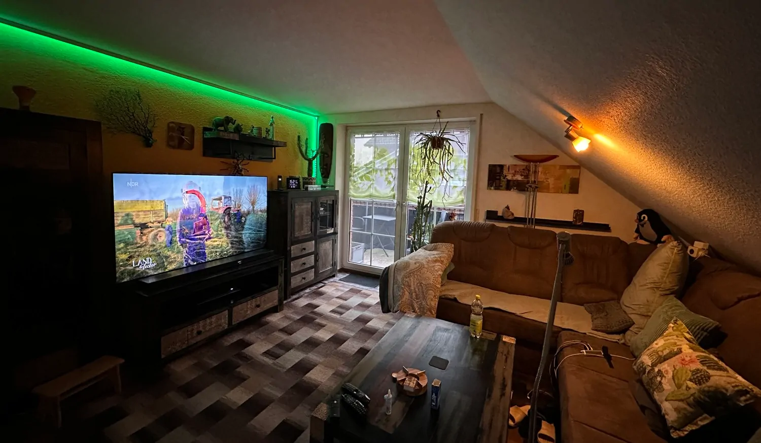 DG Wohnzimmer mit Balkon