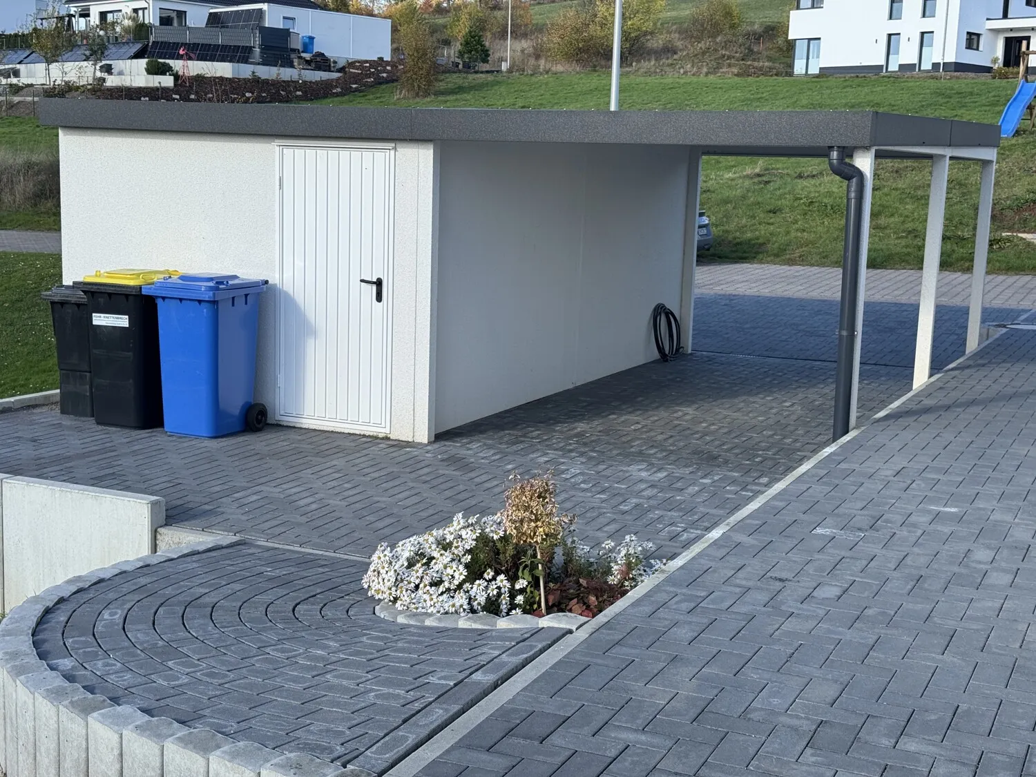 Exklusives Wohnen auf einer Ebene - Traumhafter und lichtdurchfluteter Bungalow im Neubaugebiet