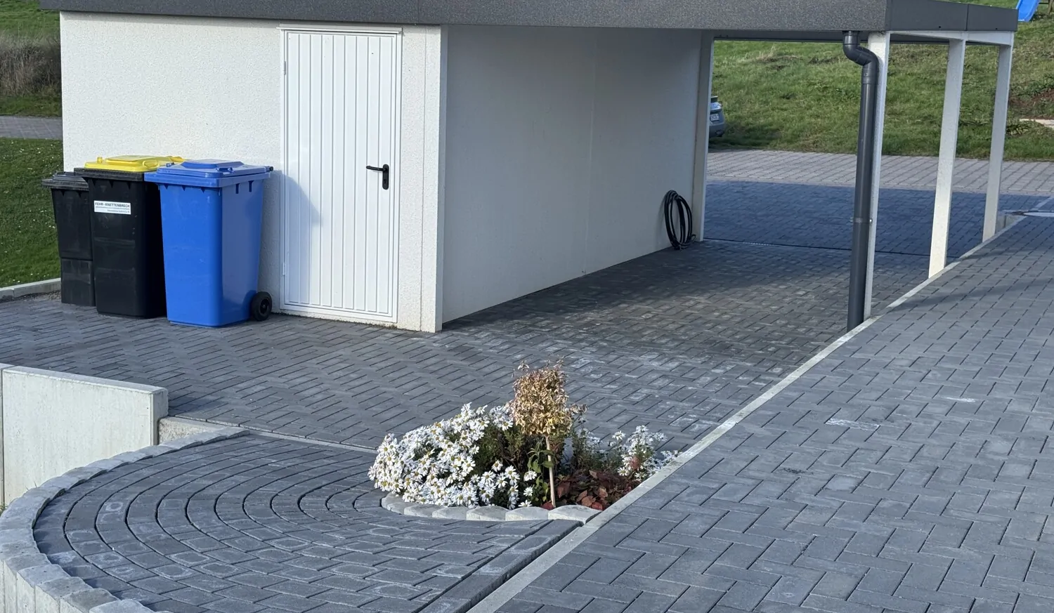 Exklusives Wohnen auf einer Ebene - Traumhafter und lichtdurchfluteter Bungalow im Neubaugebiet