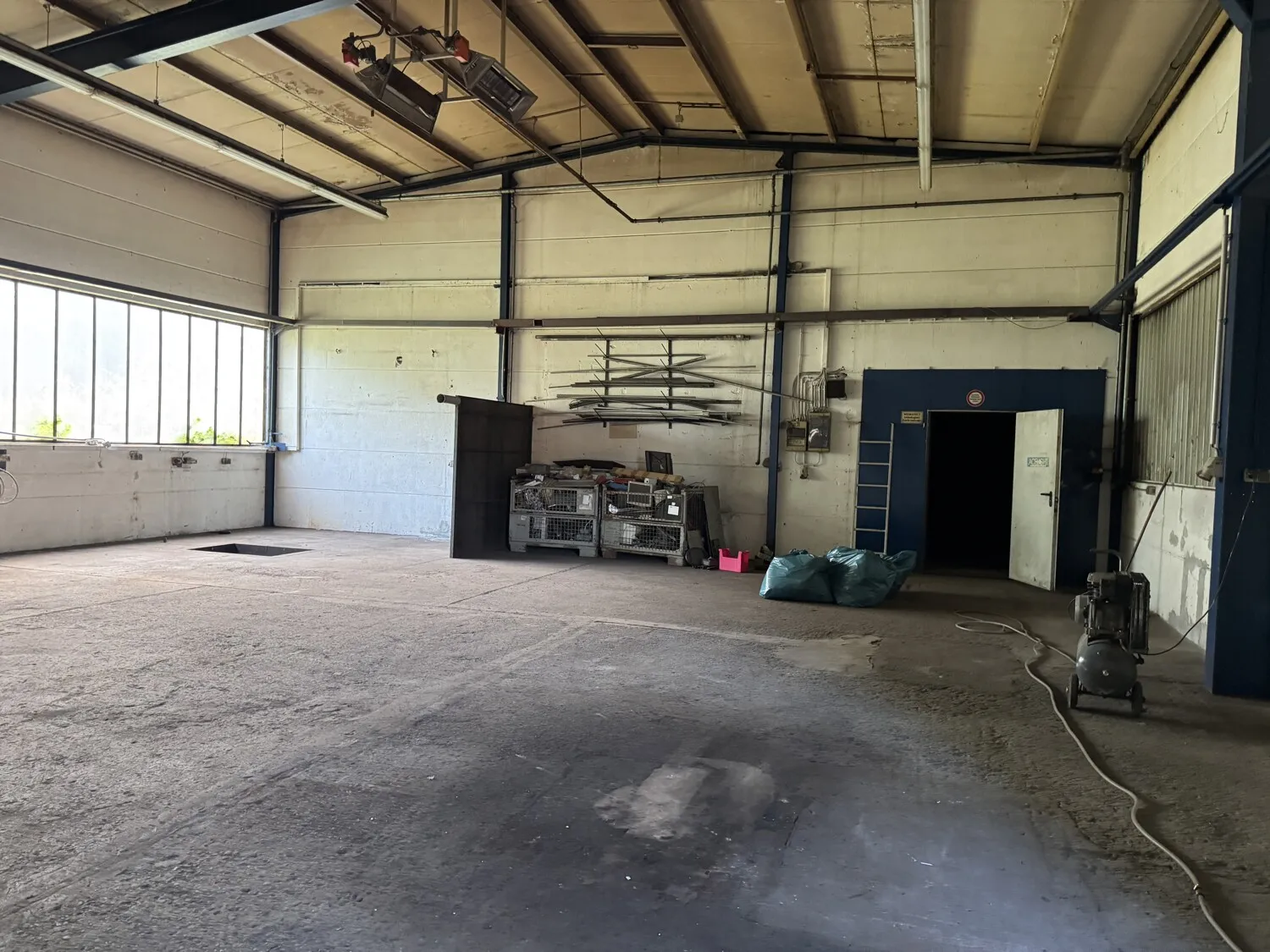 Zur Vermietung: Teilbare Gewerbehallen im Gewerbegebiet von Barbis mit ca. 7.400 m² Fläche