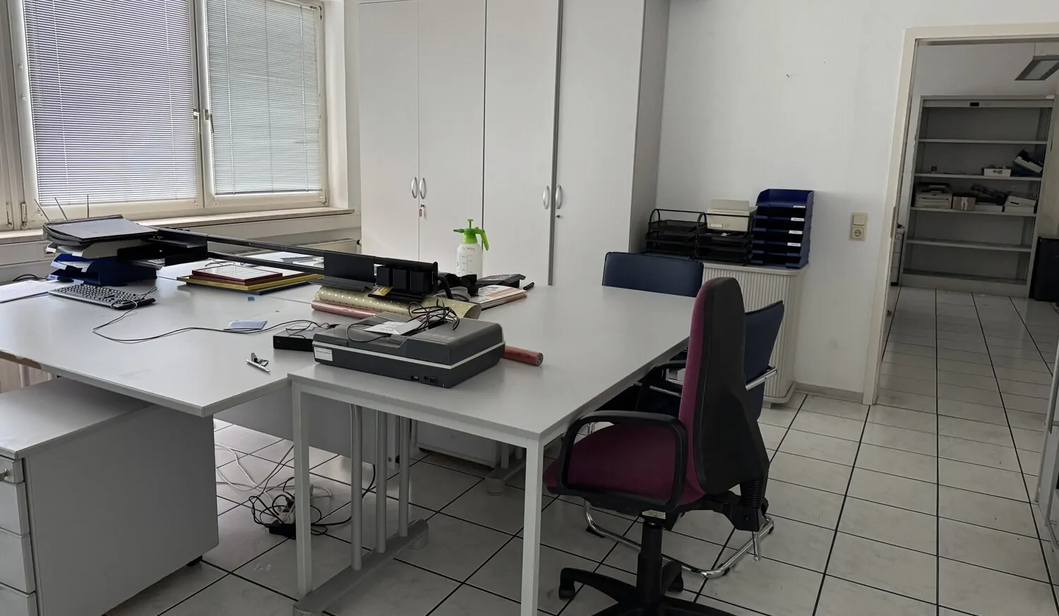 Zur Vermietung: Teilbare Gewerbehallen im Gewerbegebiet von Barbis mit ca. 7.400 m² Fläche