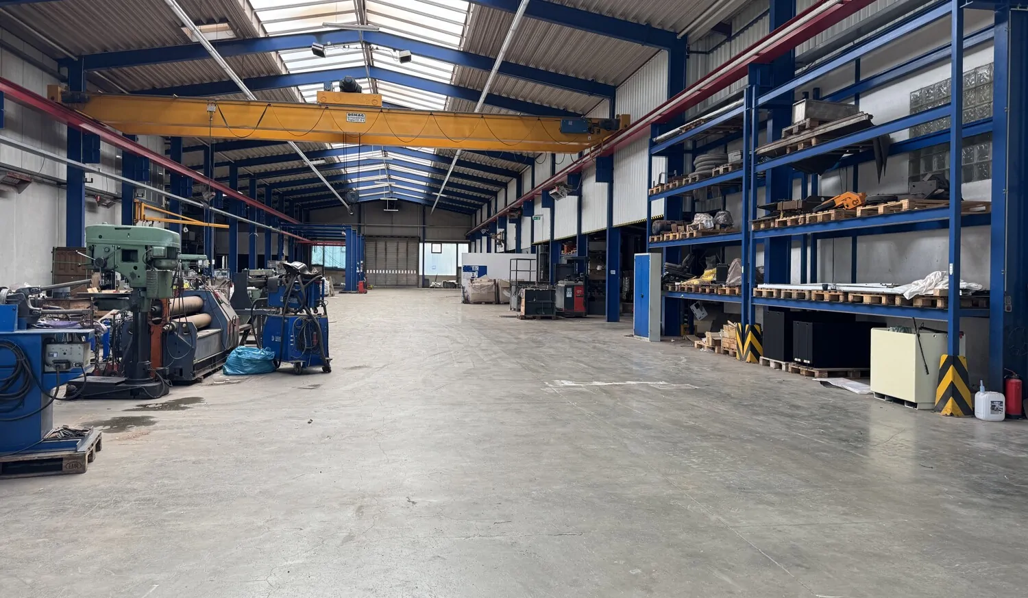 Zur Vermietung: Teilbare Gewerbehallen im Gewerbegebiet von Barbis mit ca. 7.400 m² Fläche