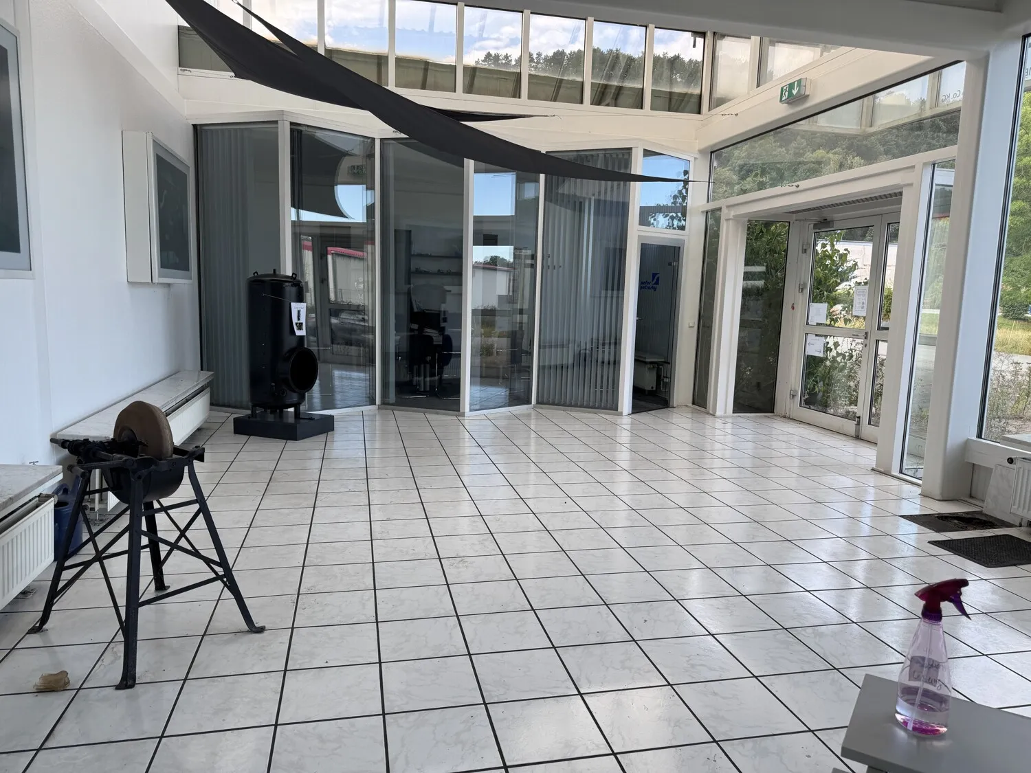 Eingang Bürogebäude