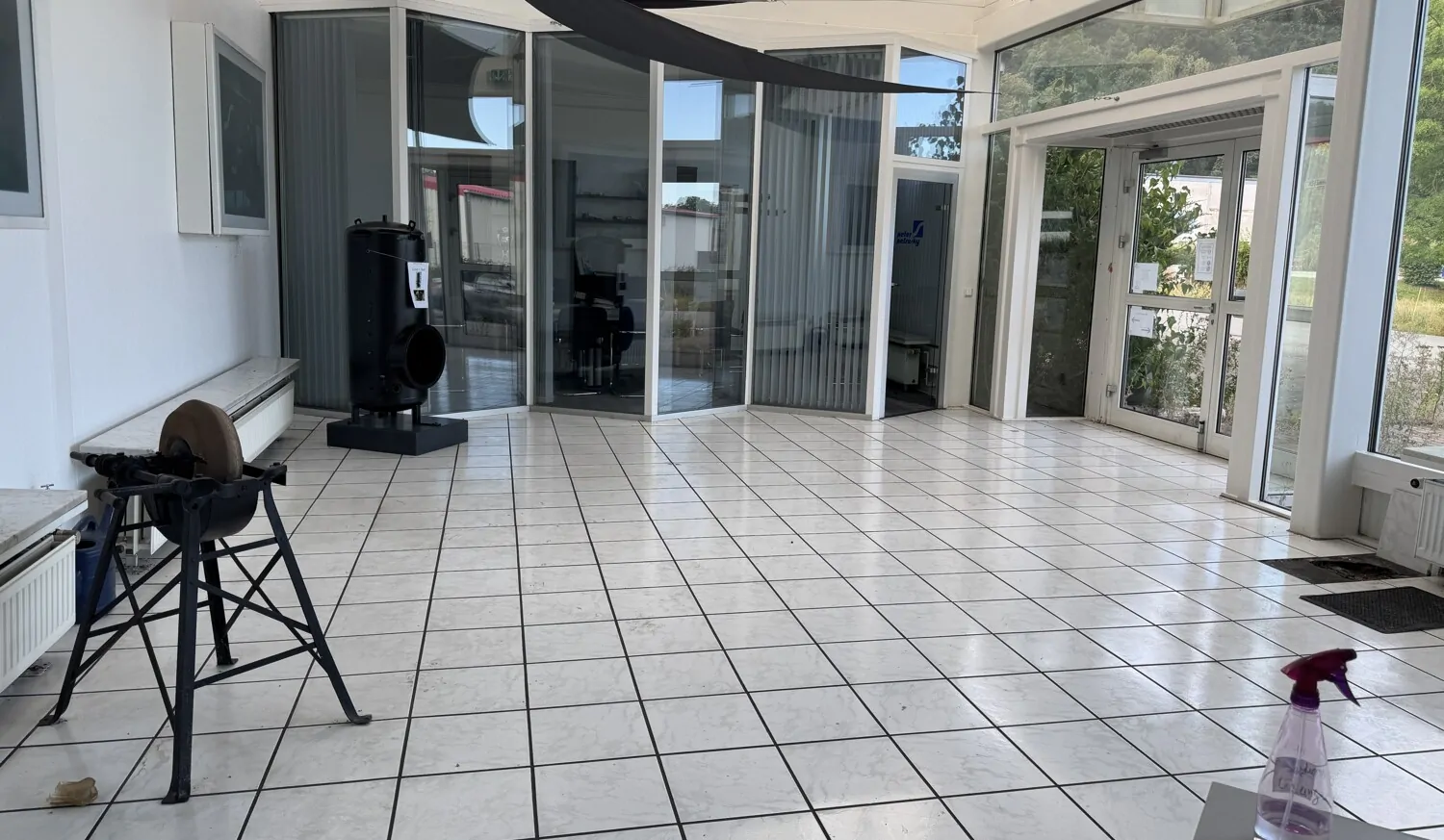 Eingang Bürogebäude