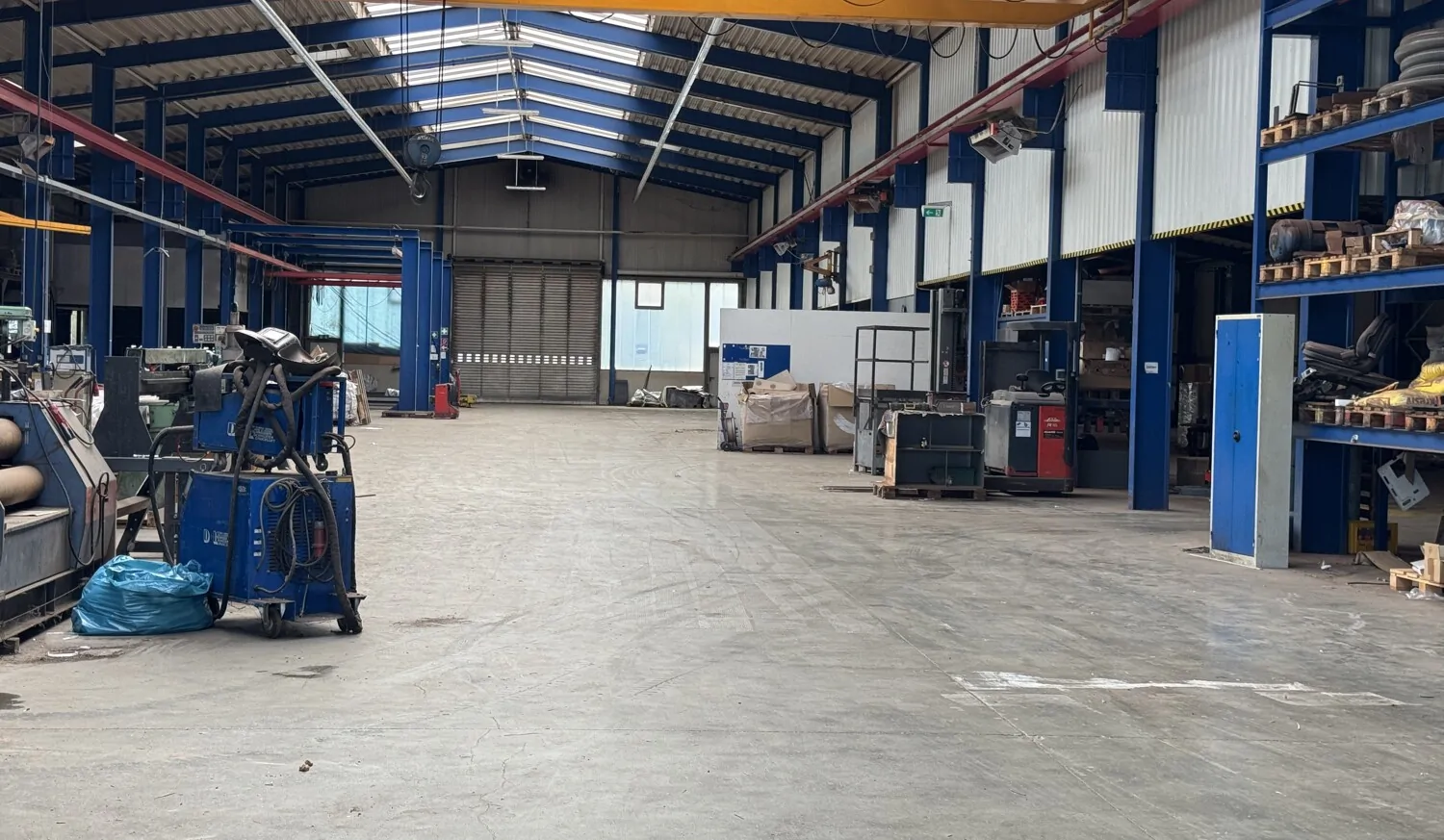 Zur Vermietung: Teilbare Gewerbehallen im Gewerbegebiet von Barbis mit ca. 7.400 m² Fläche