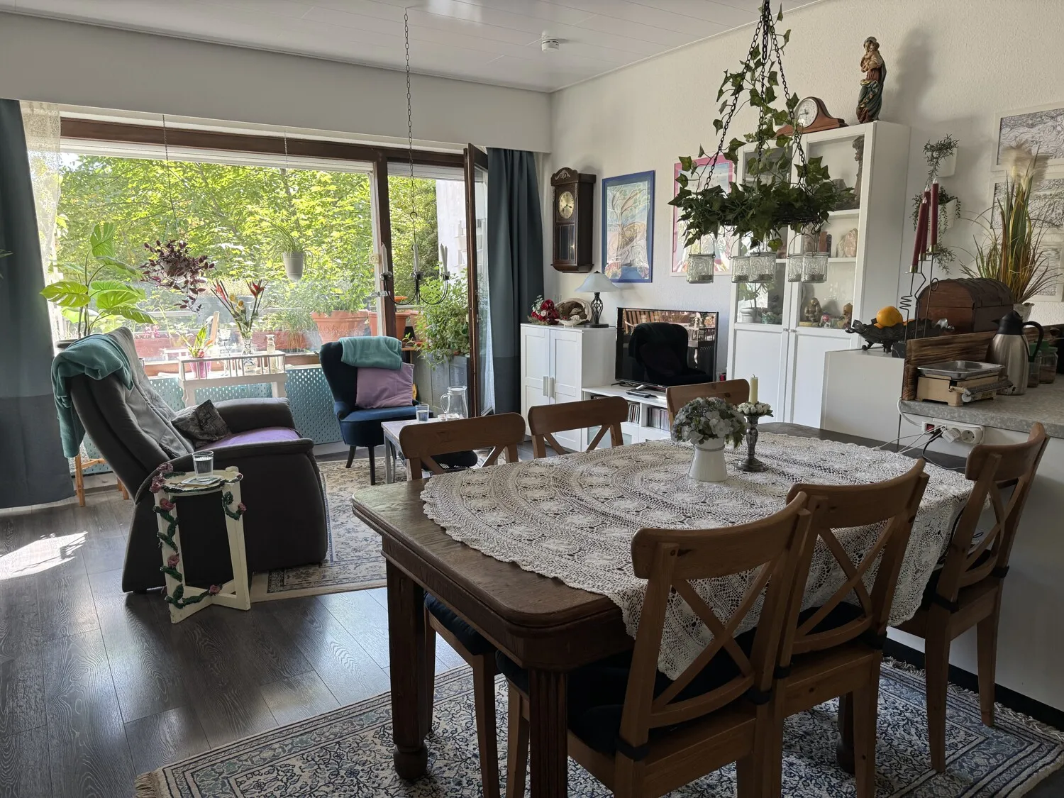 Charmantes 2-Zimmer-Appartement (ca. 58 m² Wohnfläche) mit offenem Küchenbereich und 2 Balkonen