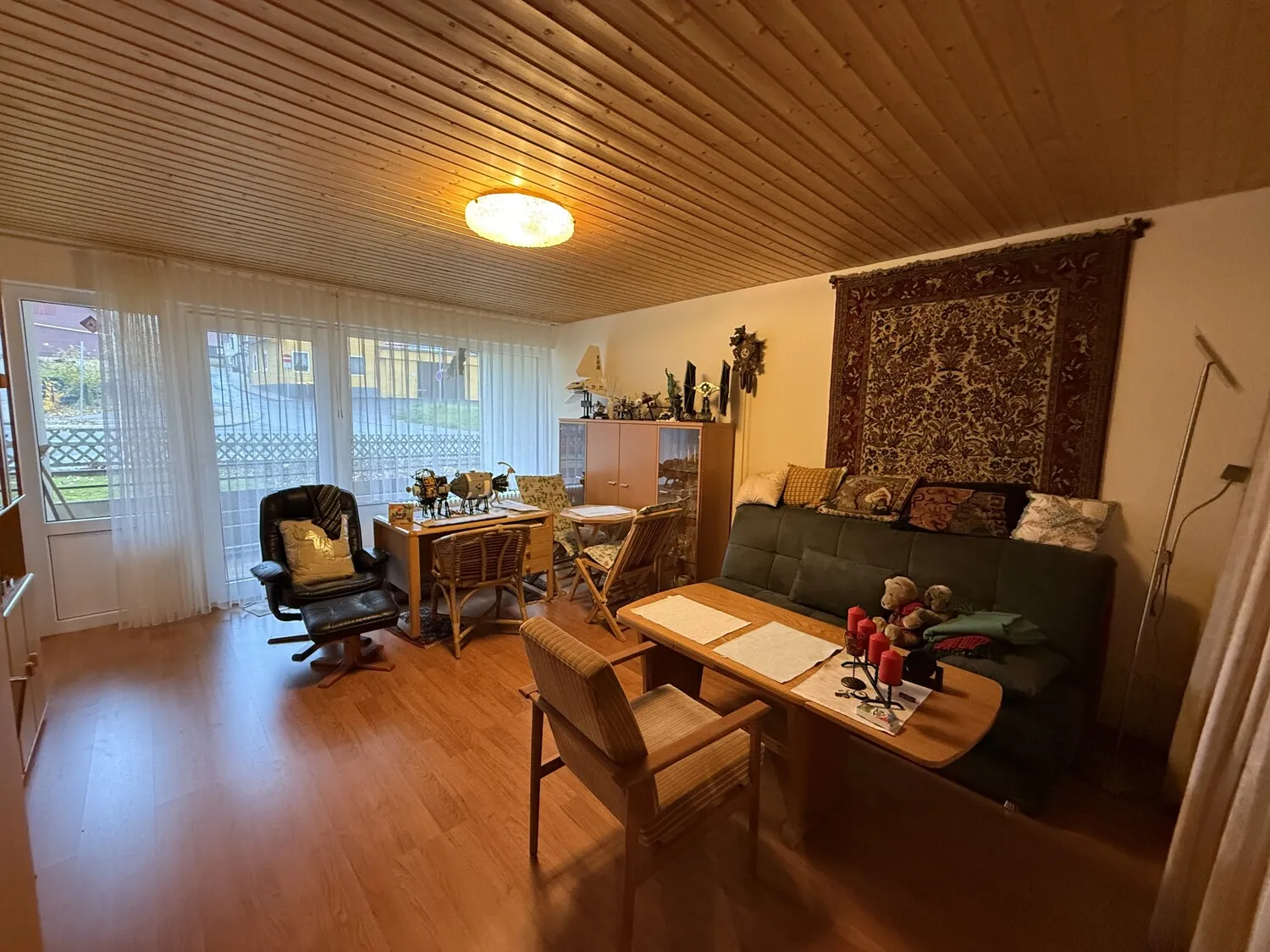 Wohn und Schlafzimmer