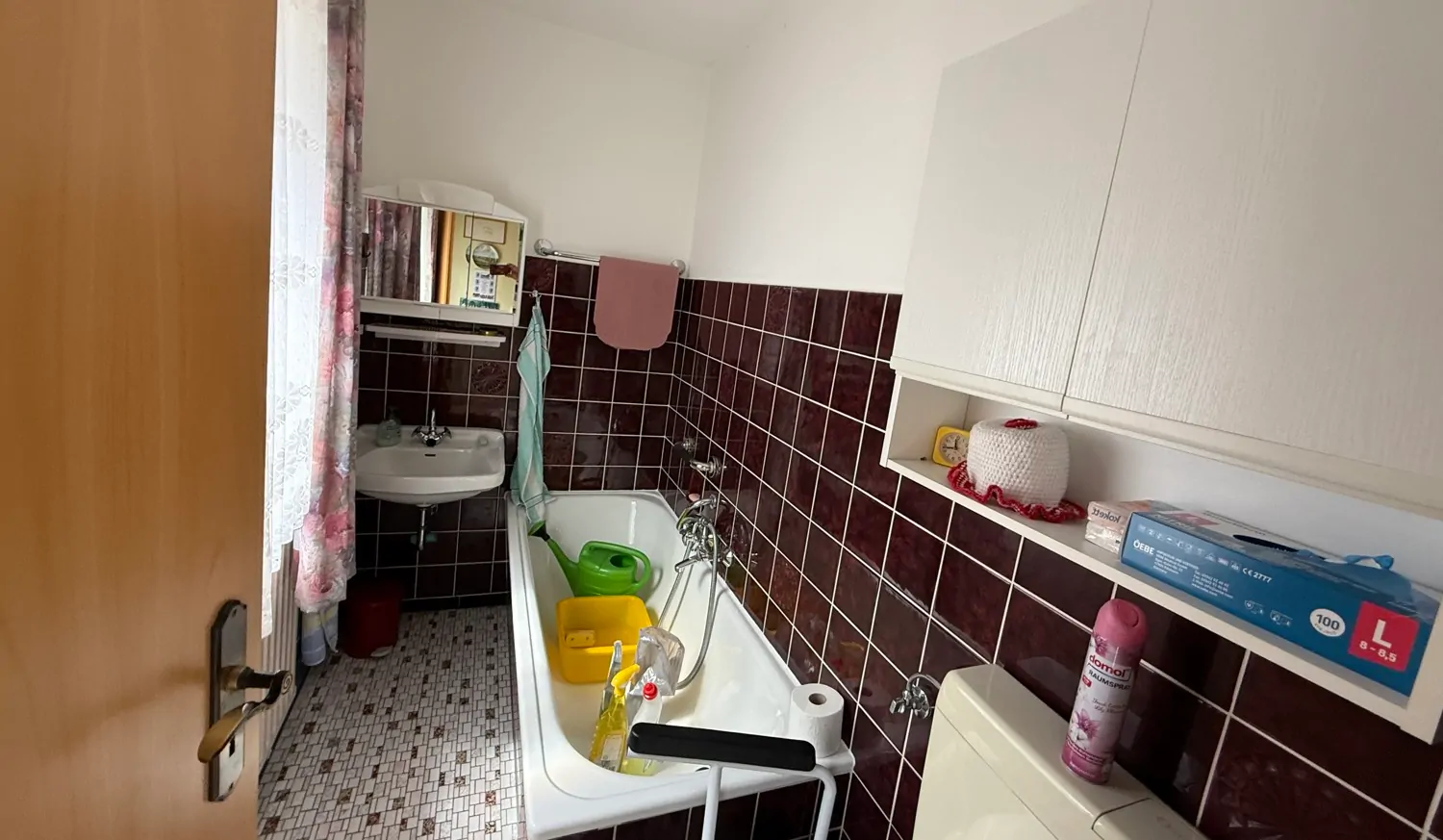 EG, Bad mit Badewanne