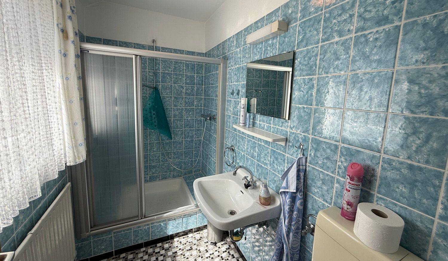 DG, Bad mit Dusche