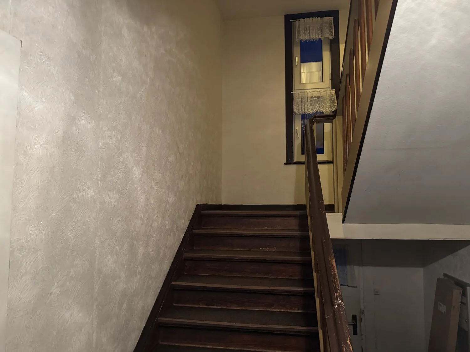 Interessantes Mehrfamilienhaus mit sechs Wohnungen und einem Pavillon in gut erreichbarer Lage