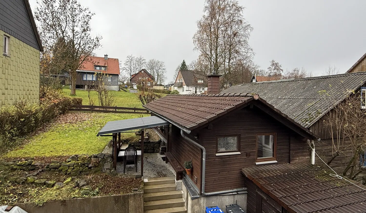 Außen Blick auf Garten und Ferienhaus