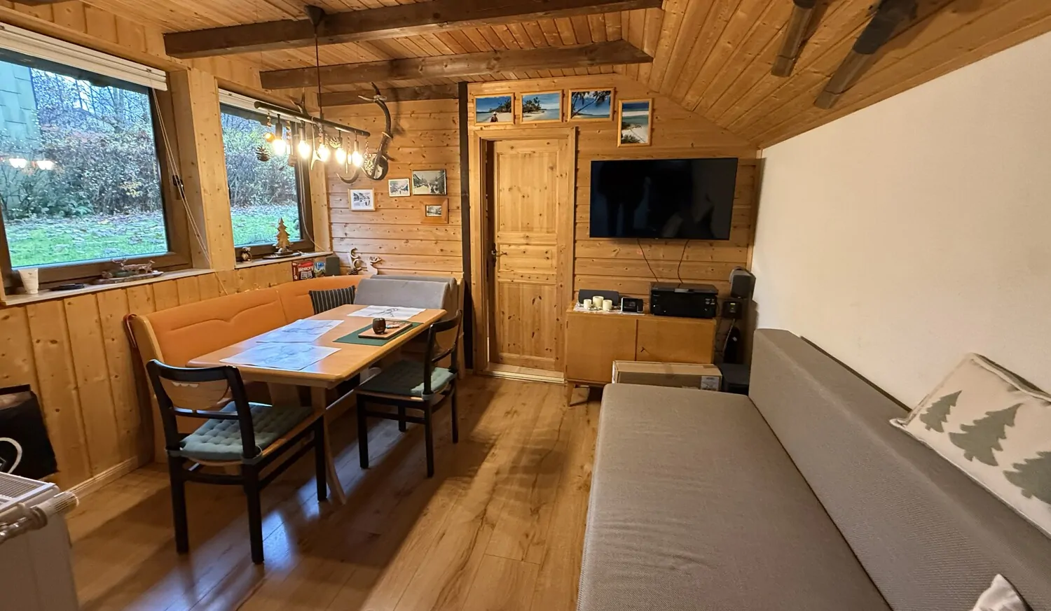 Ferienhaus Wohn und Essbereich