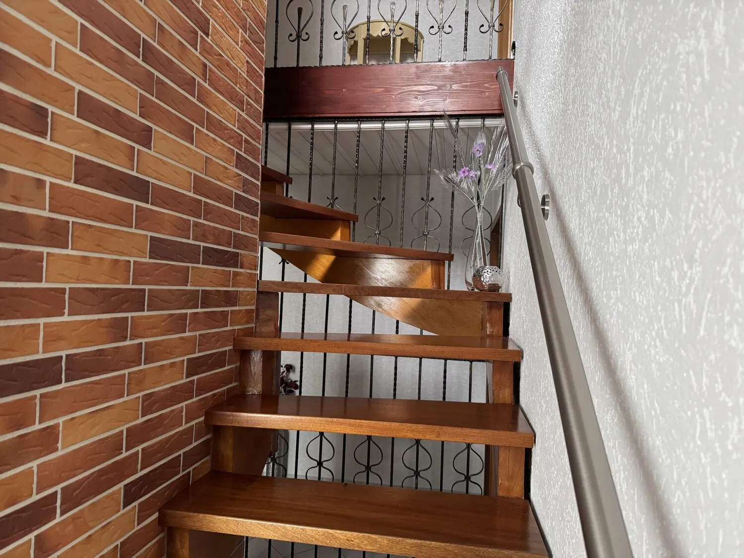 Elegantes und großzügiges Einfamilienhaus auf einem liebevoll und wunderschön angelegten Grundstück