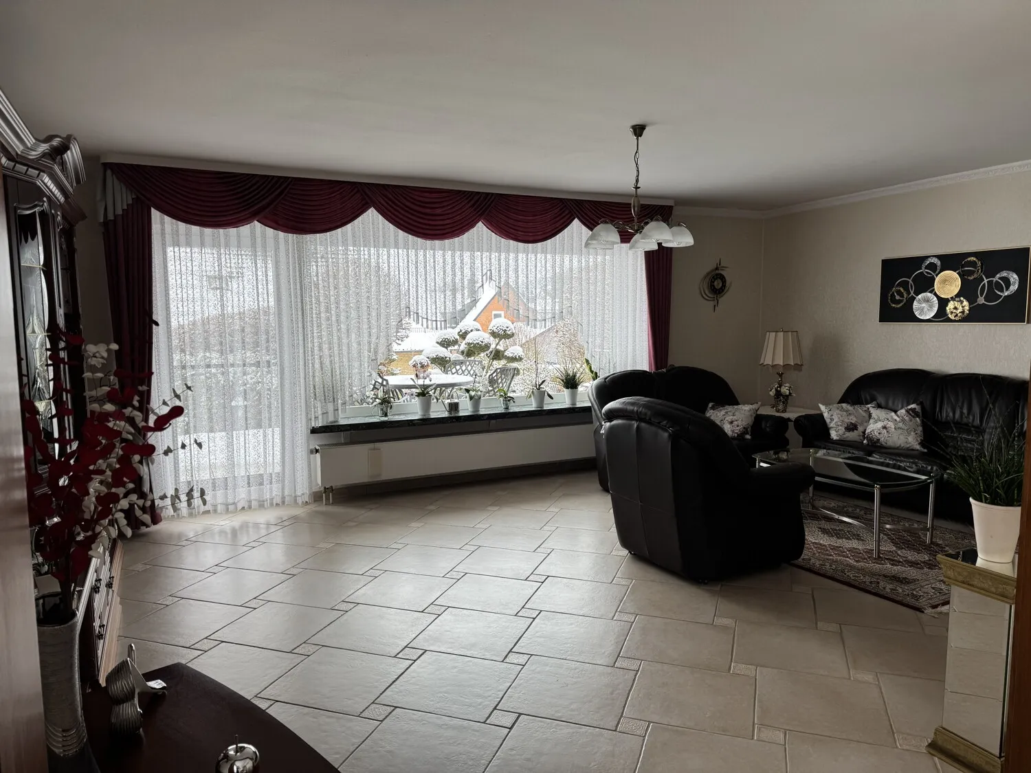 Elegantes und großzügiges Einfamilienhaus auf einem liebevoll und wunderschön angelegten Grundstück