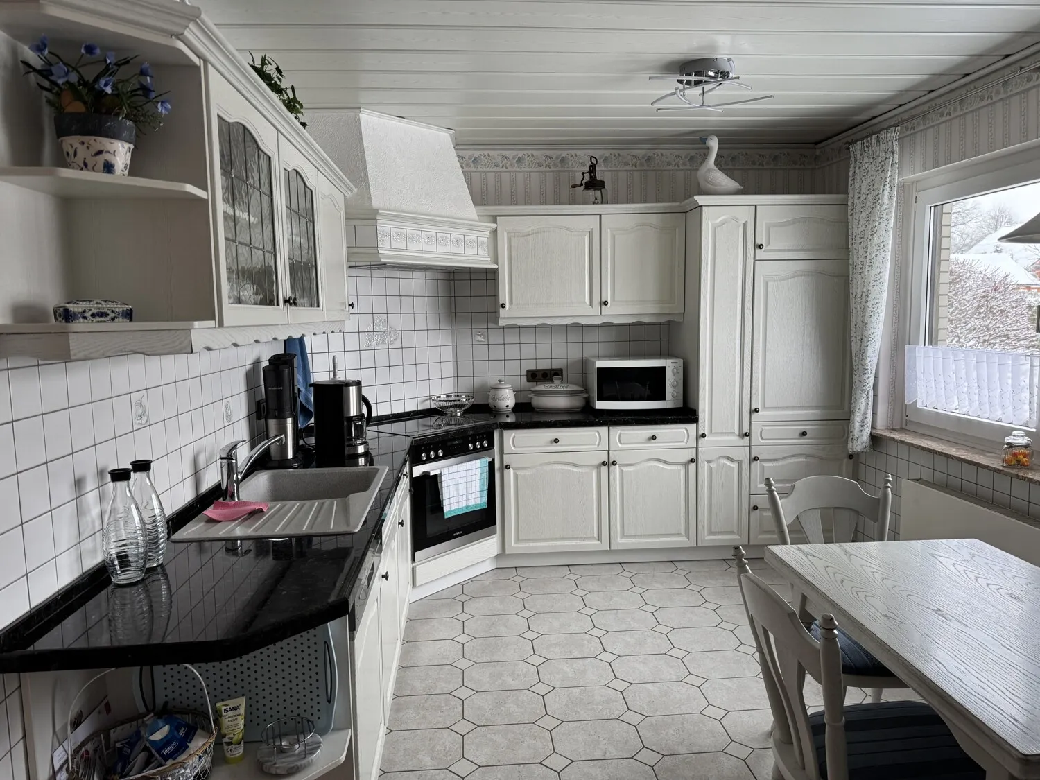 Elegantes und großzügiges Einfamilienhaus auf einem liebevoll und wunderschön angelegten Grundstück