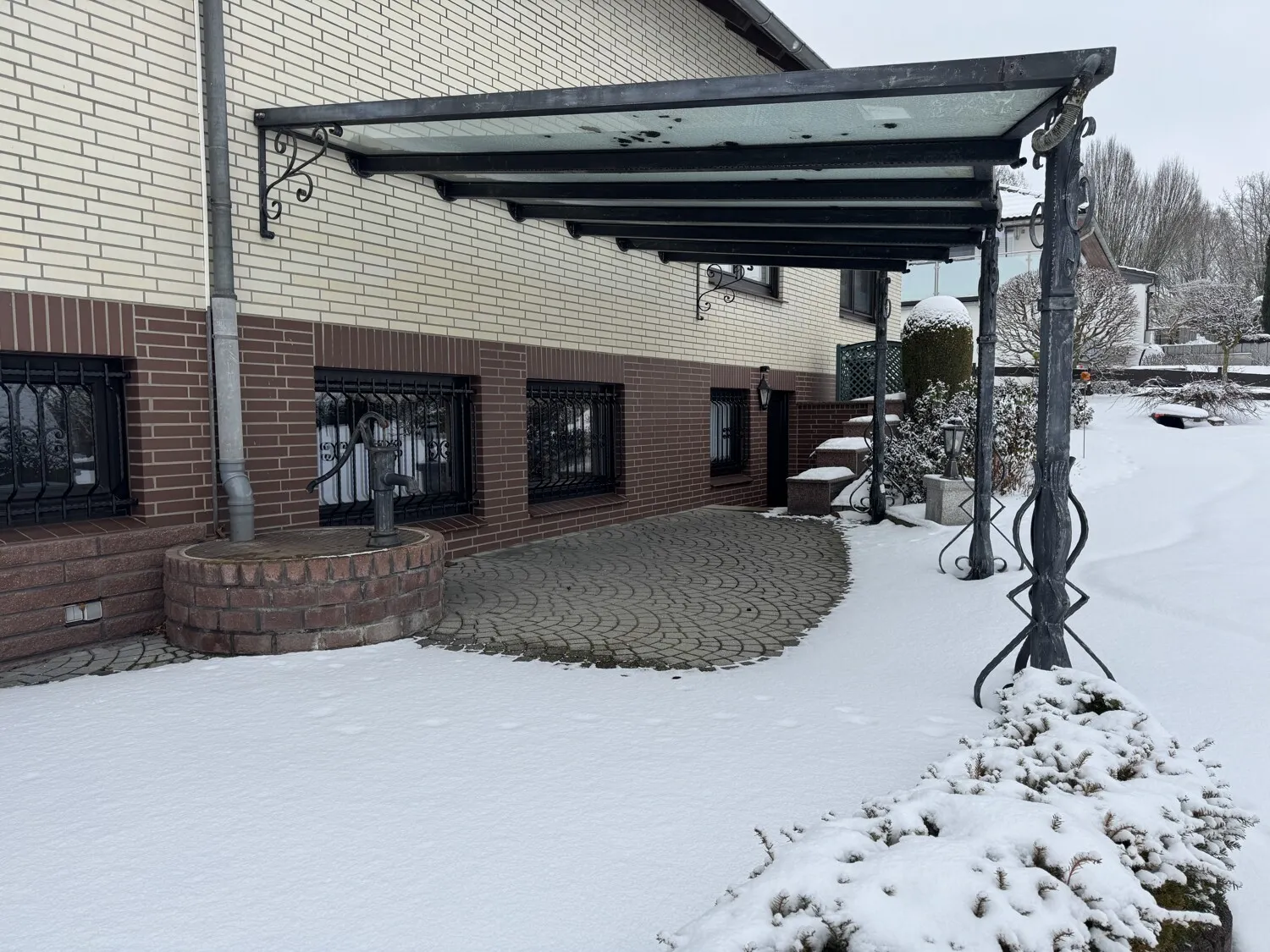 überdachte Terrasse