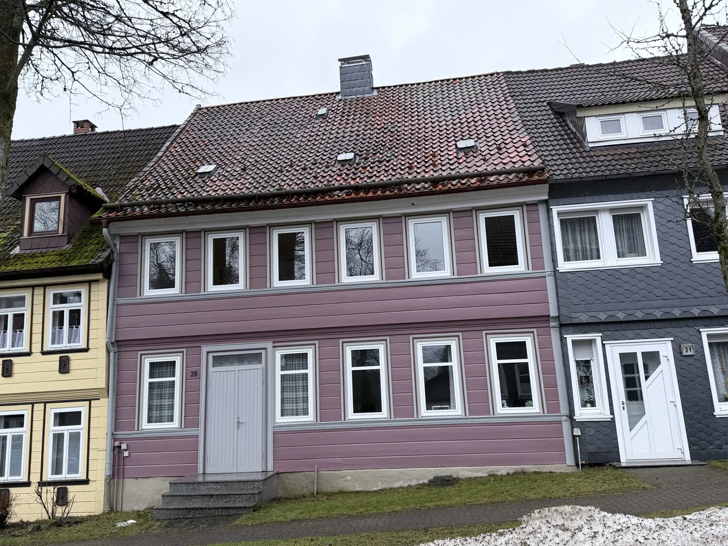 Schönes 1-2 Familienhaus mit einer Wohnfläche von ca. 127 m² und einem 429 m² großem Grundstück