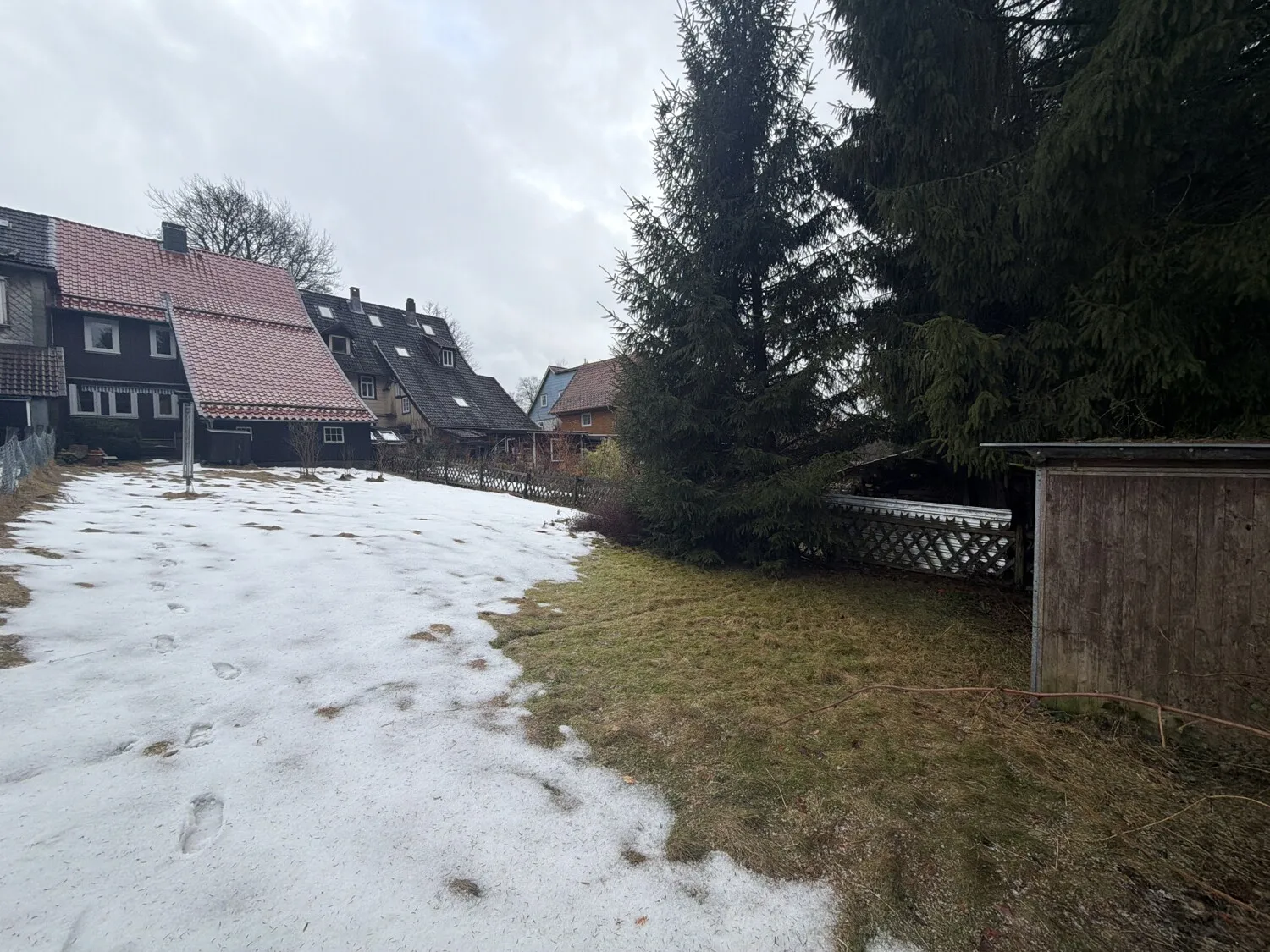 Ansicht mit Garten