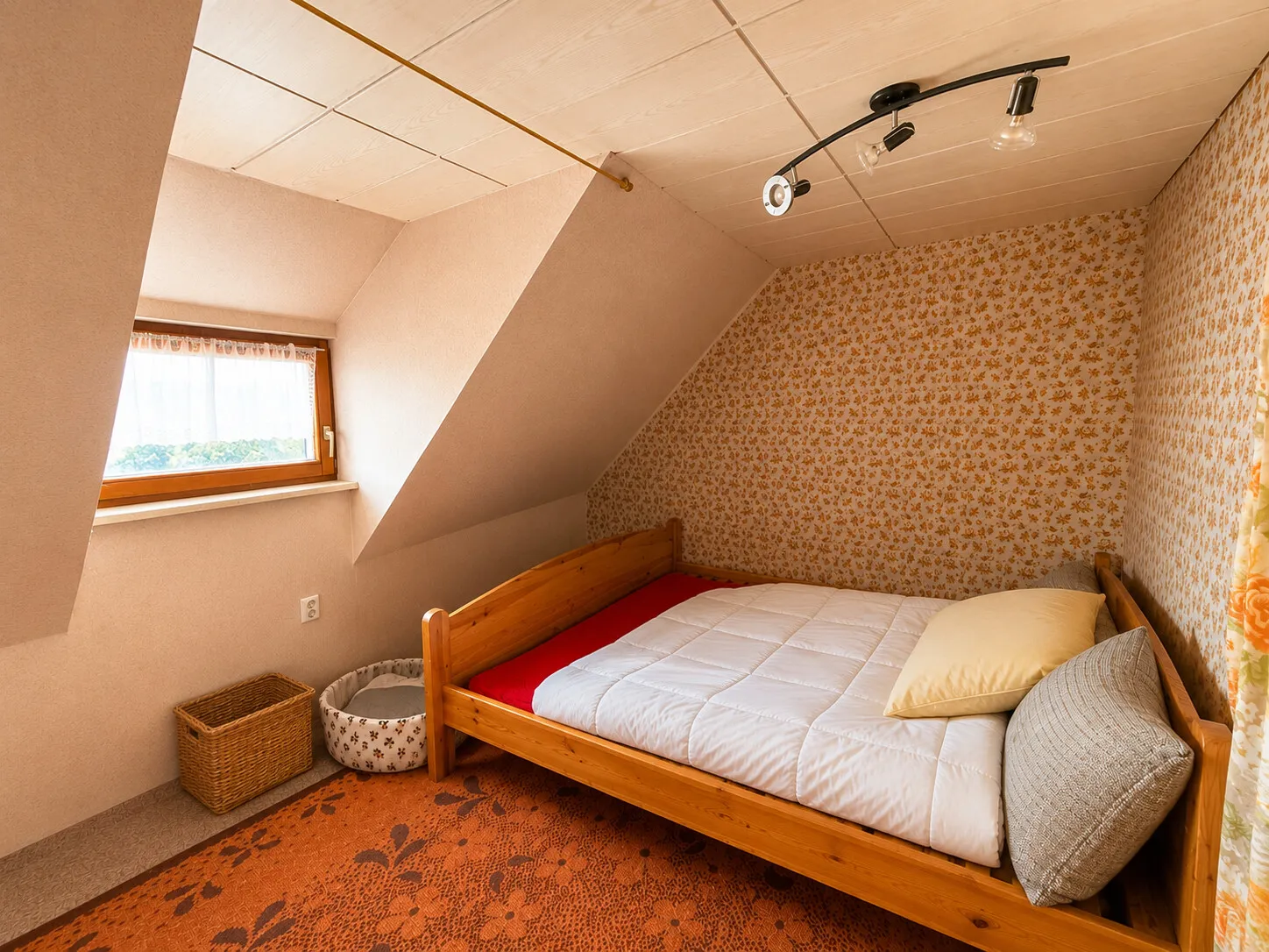 Schlafzimmer DG