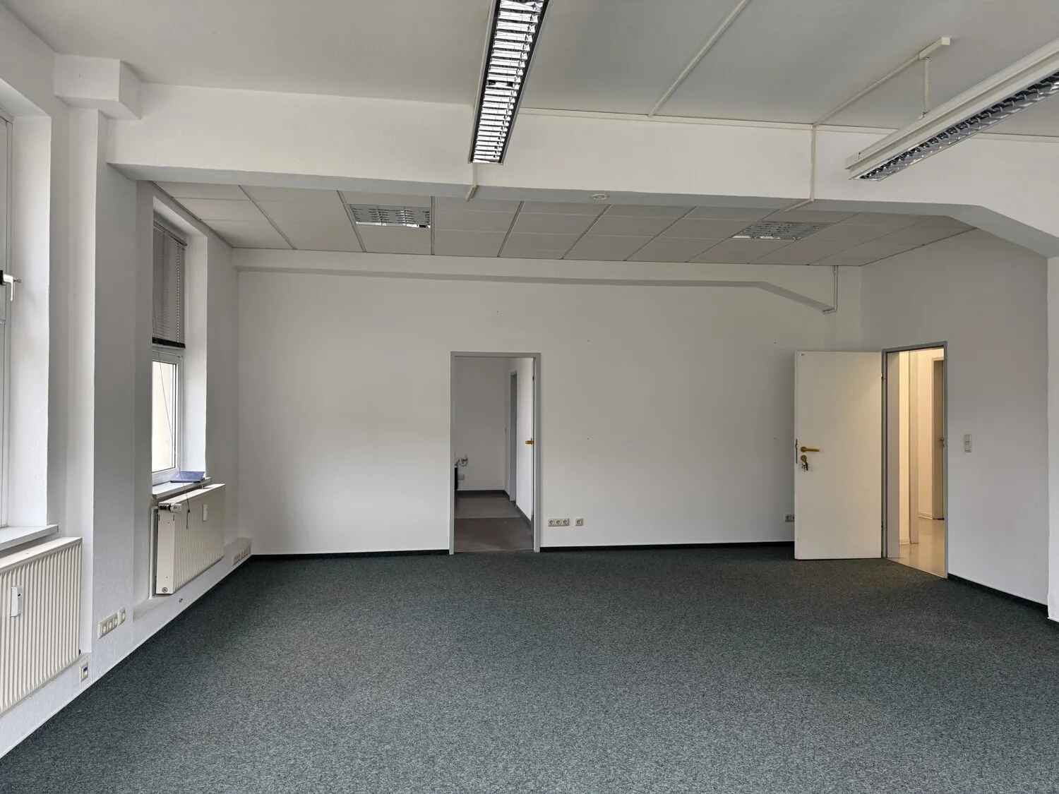 Vermietung: Diverse Büro- und Lagerflächen in der Baumhofstraße
