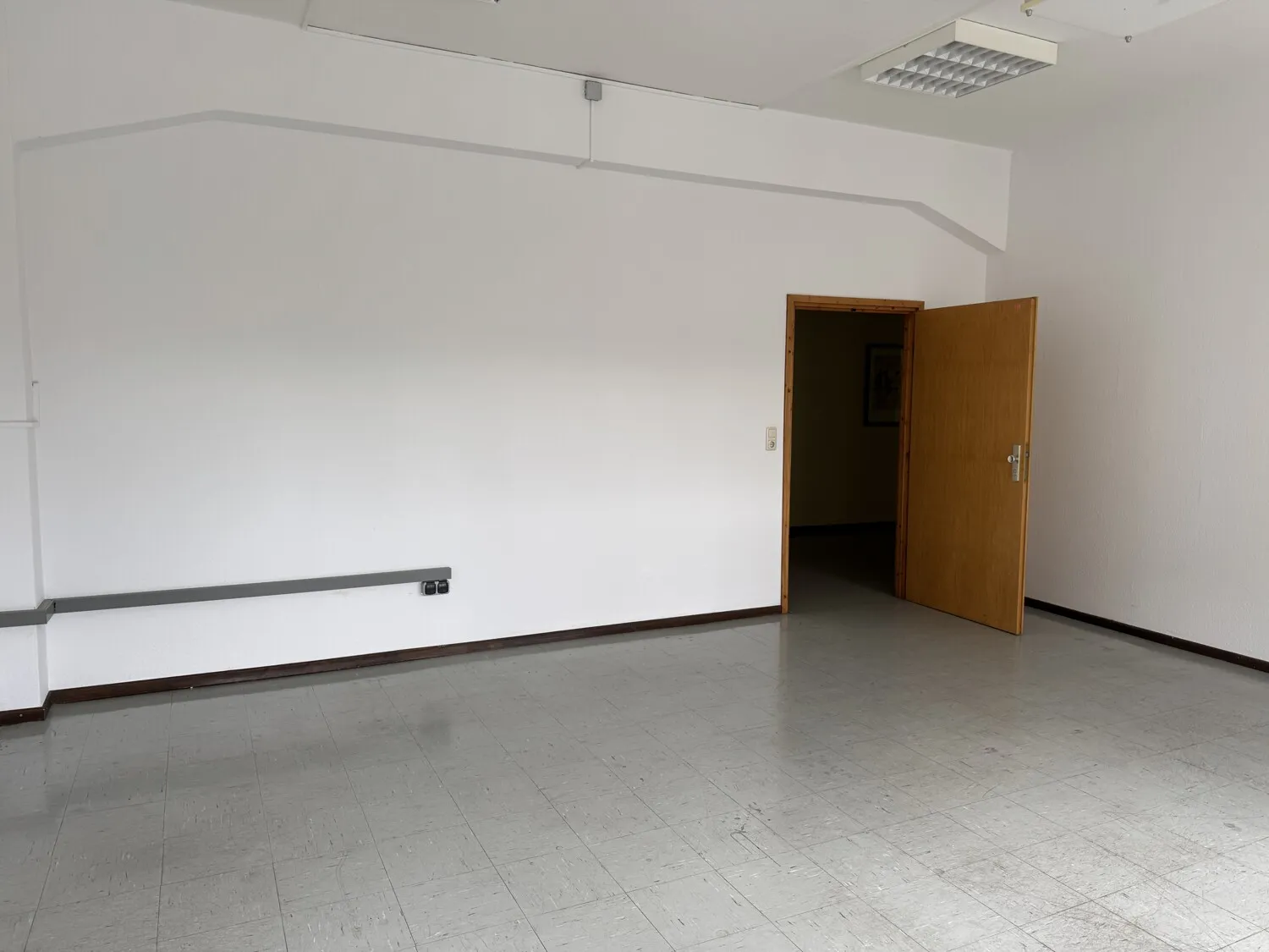 Vermietung: Diverse Büro- und Lagerflächen in der Baumhofstraße