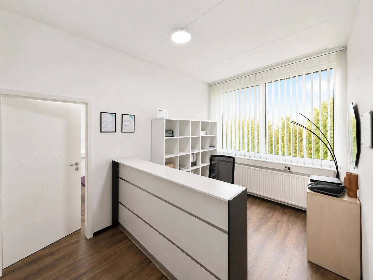 Geschäftsräume/ Arztpraxis /Studentenapartment mit ca. 140 m² Grundfläche und 1057 m² Grundstück