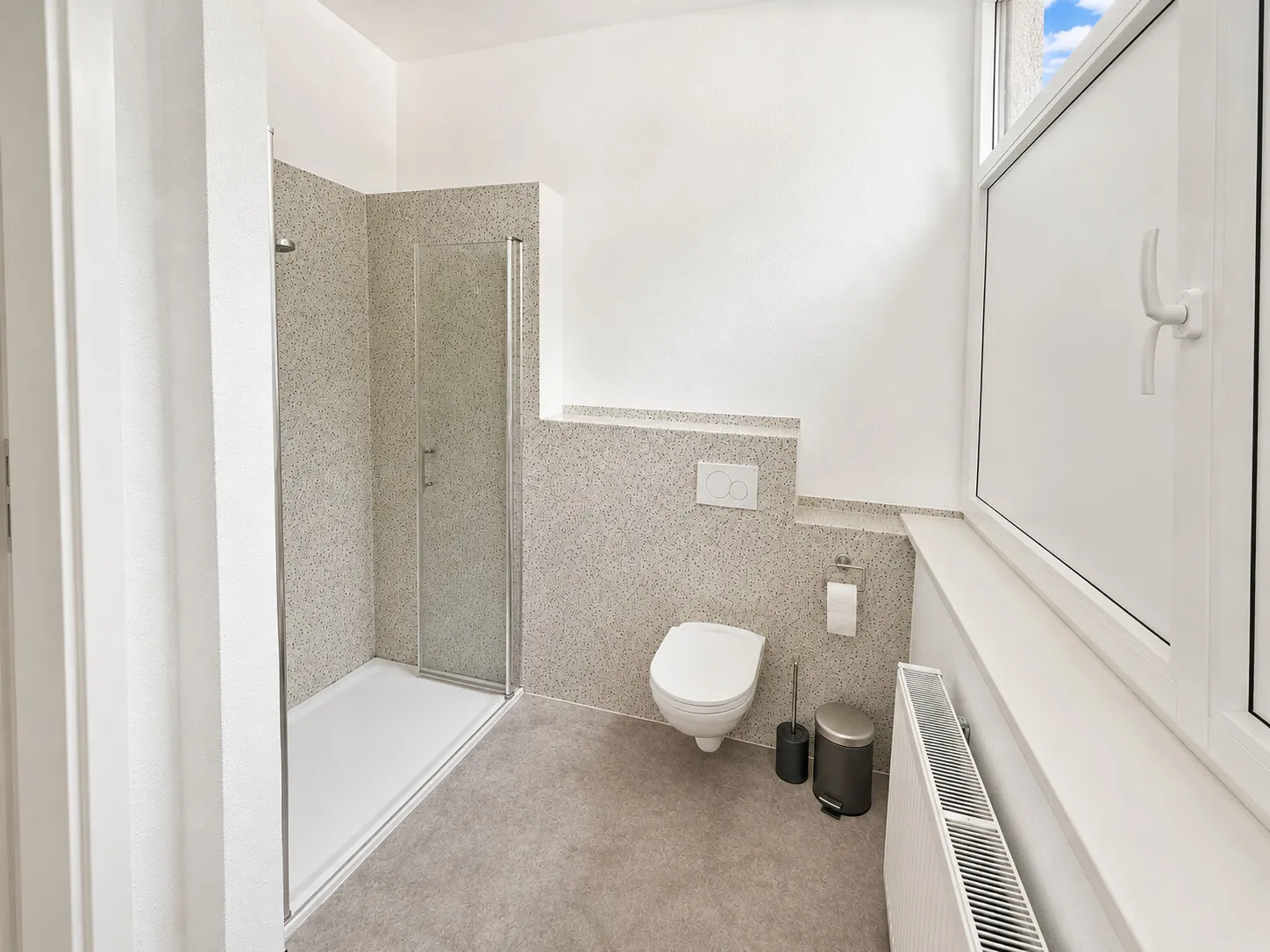 Geschäftsräume/ Arztpraxis /Studentenapartment mit ca. 140 m² Grundfläche und 1057 m² Grundstück